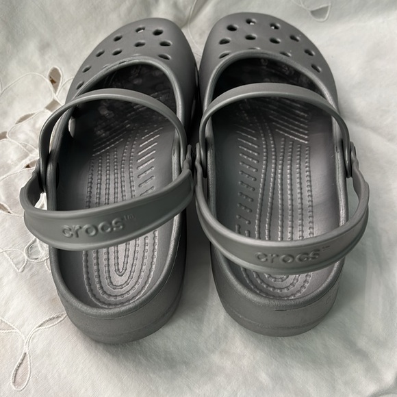 Woman’s Croc’s - Picture 2 of 4